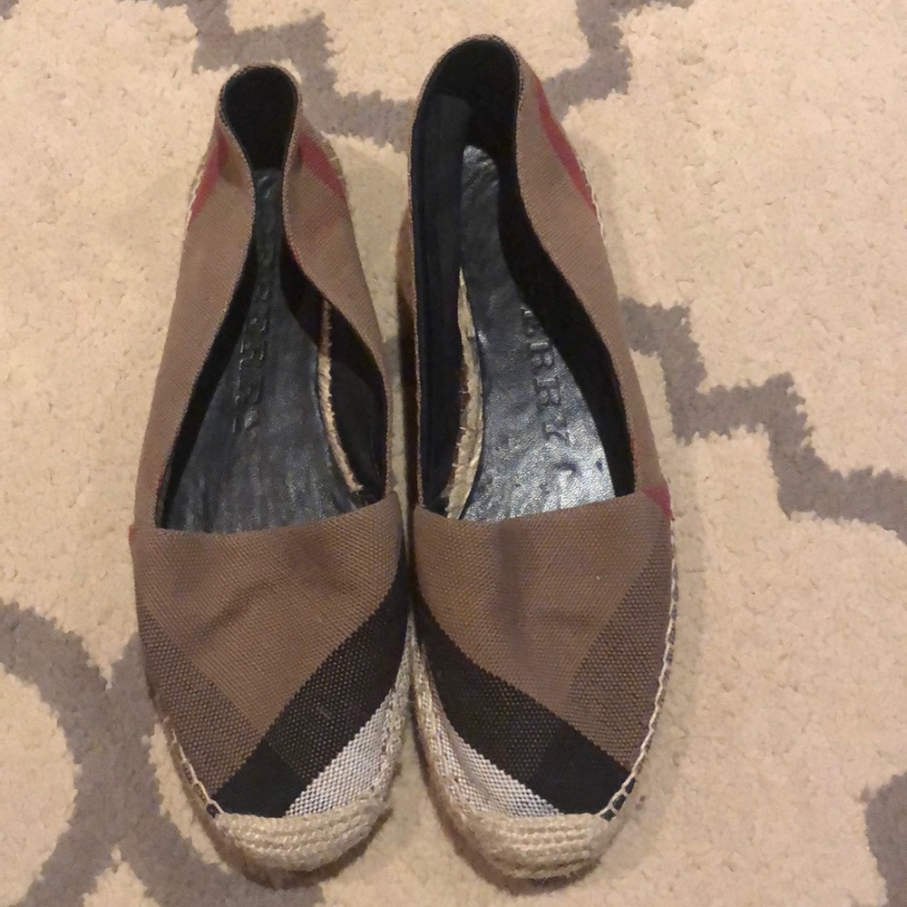 Burberry shoes, barely worn, very comfortable